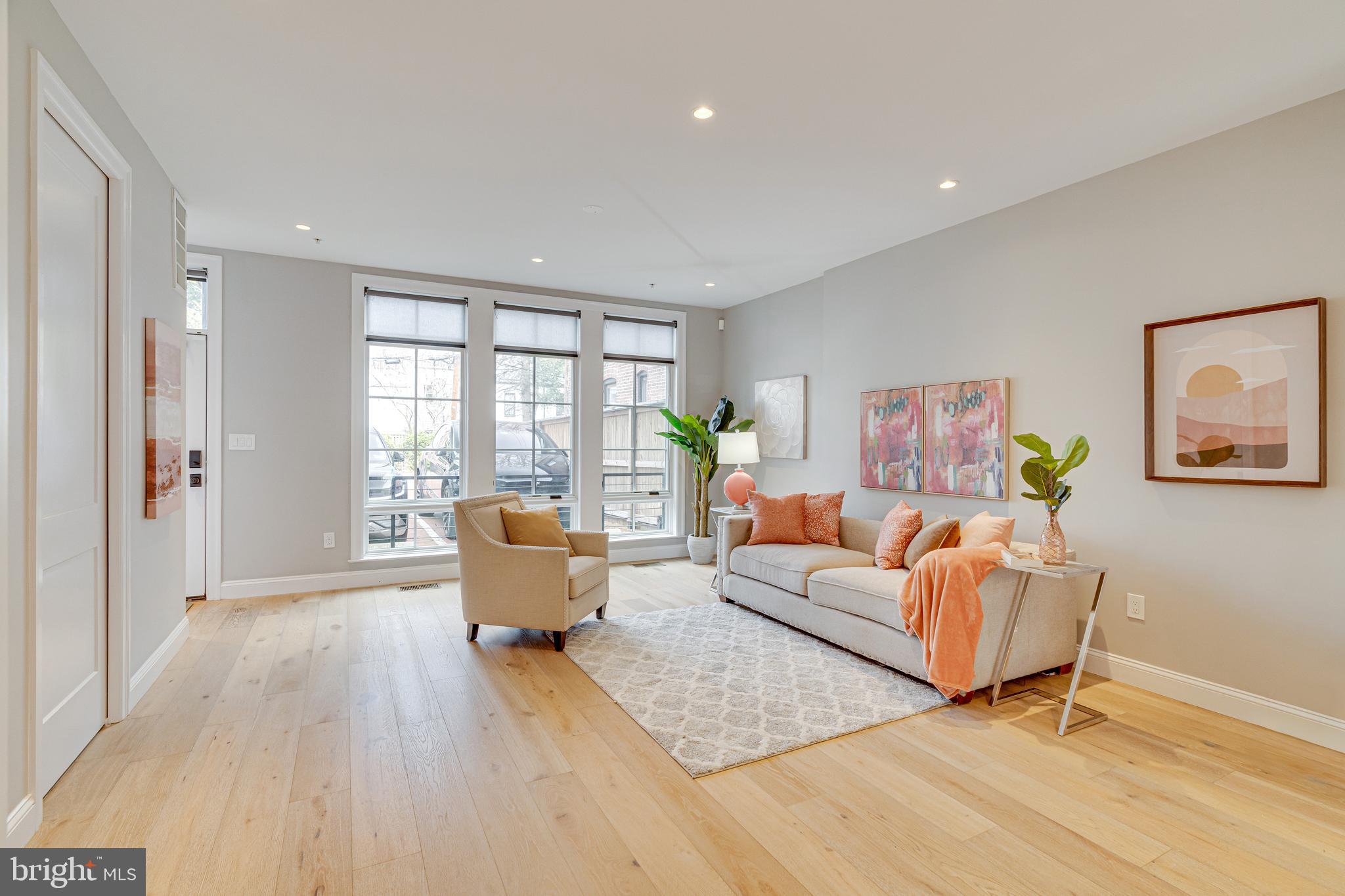467 M Street Northwest, Unit 1 Washington, DC 20001 - Photo 18 of 43 Bright and Suny