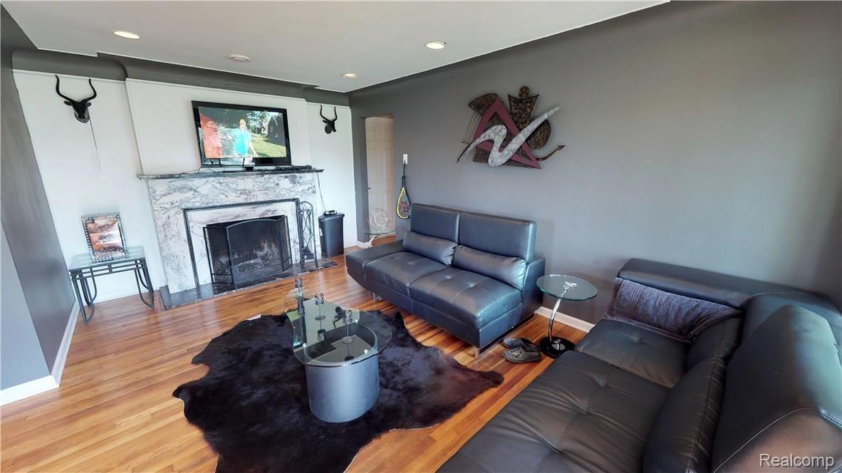 25166 Graham Road Redford, MI 48239 - Photo 8 of 24 25166 Graham Road - 08 Living Room.jpg