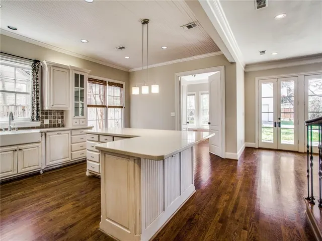 $8,800 | 4308 North Cresthaven Road, Dallas, TX 75209