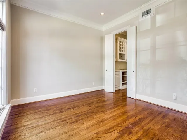 $8,800 | 4308 North Cresthaven Road, Dallas, TX 75209