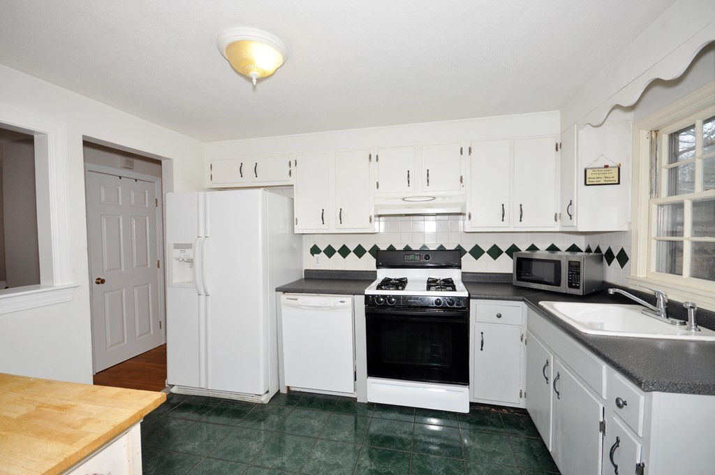 2 Vanderbelt Road Acton, MA 01720 - Photo 5 of 14 Gallery Image 5