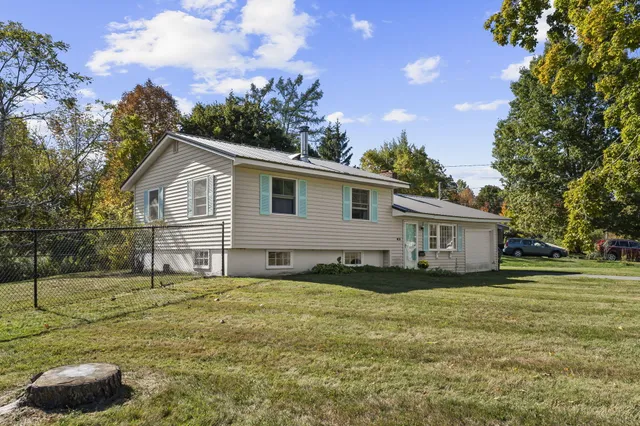 $310,000 | 22 Mainewood Avenue, Orono, ME 04473