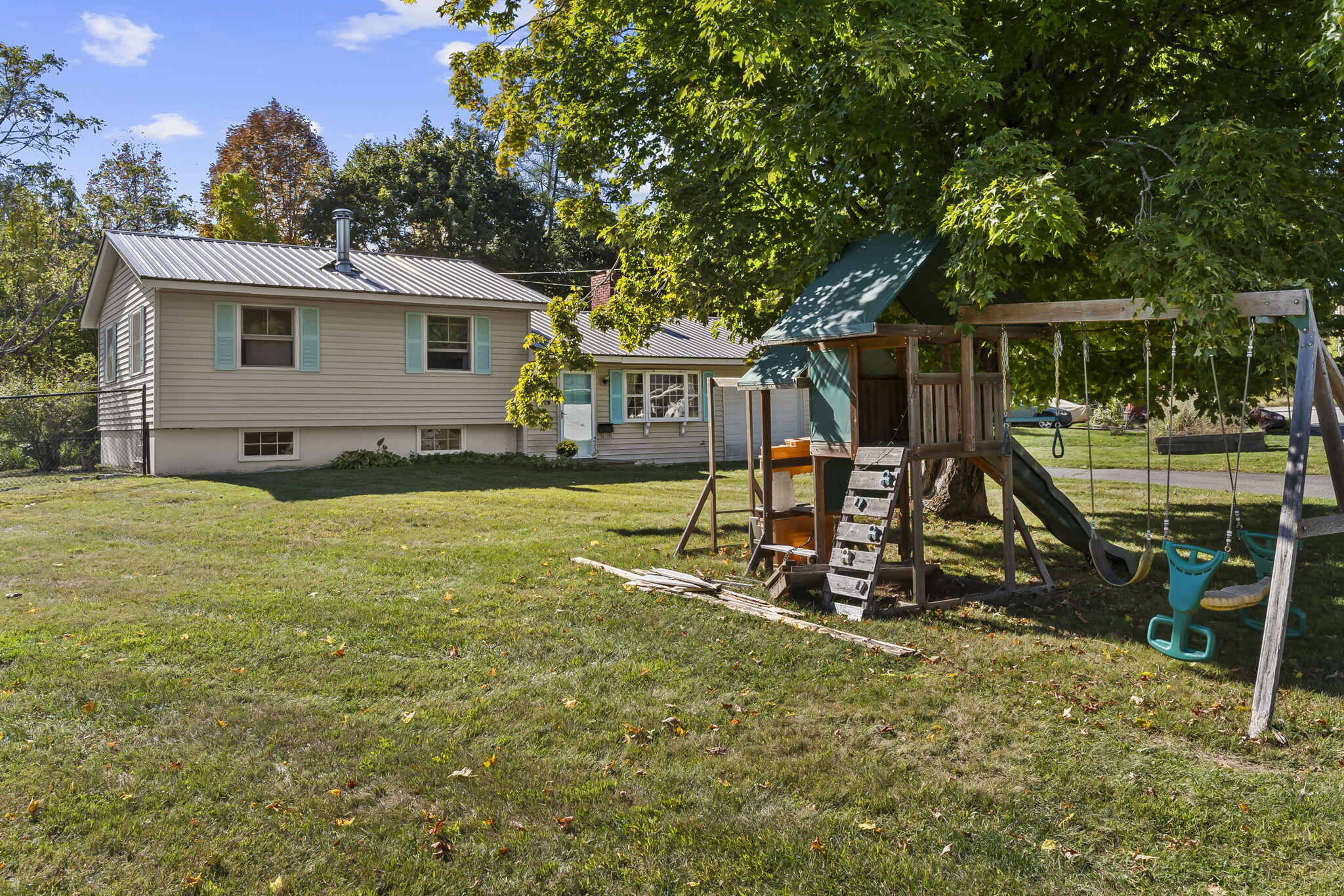 22 Mainewood Avenue Orono, ME 04473 - Photo 4 of 25 6-web-or-mls-DSC08546