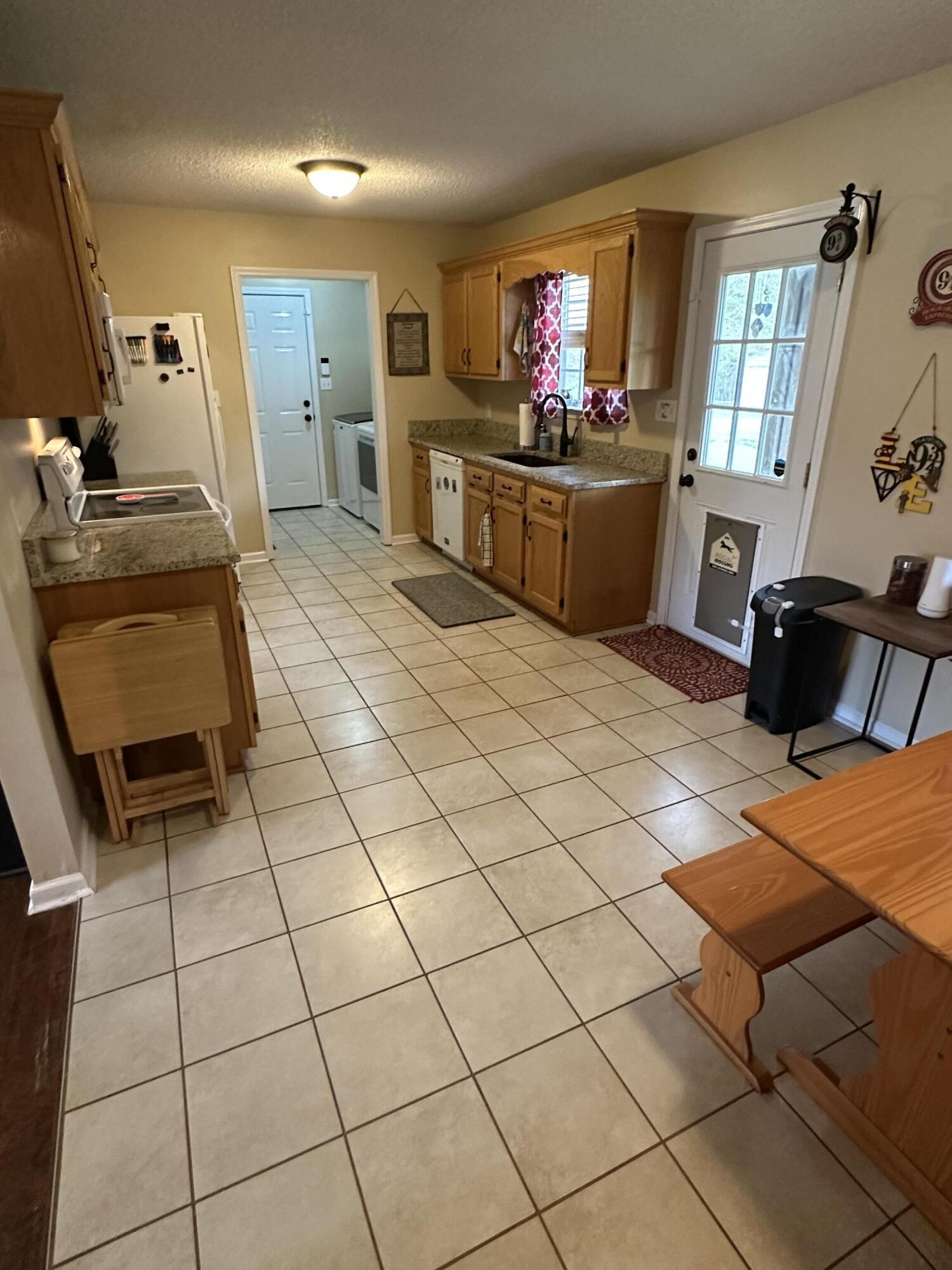 172 Pinewood Drive Rock Spring, GA 30739 - Photo 14 of 24 IMG_3393