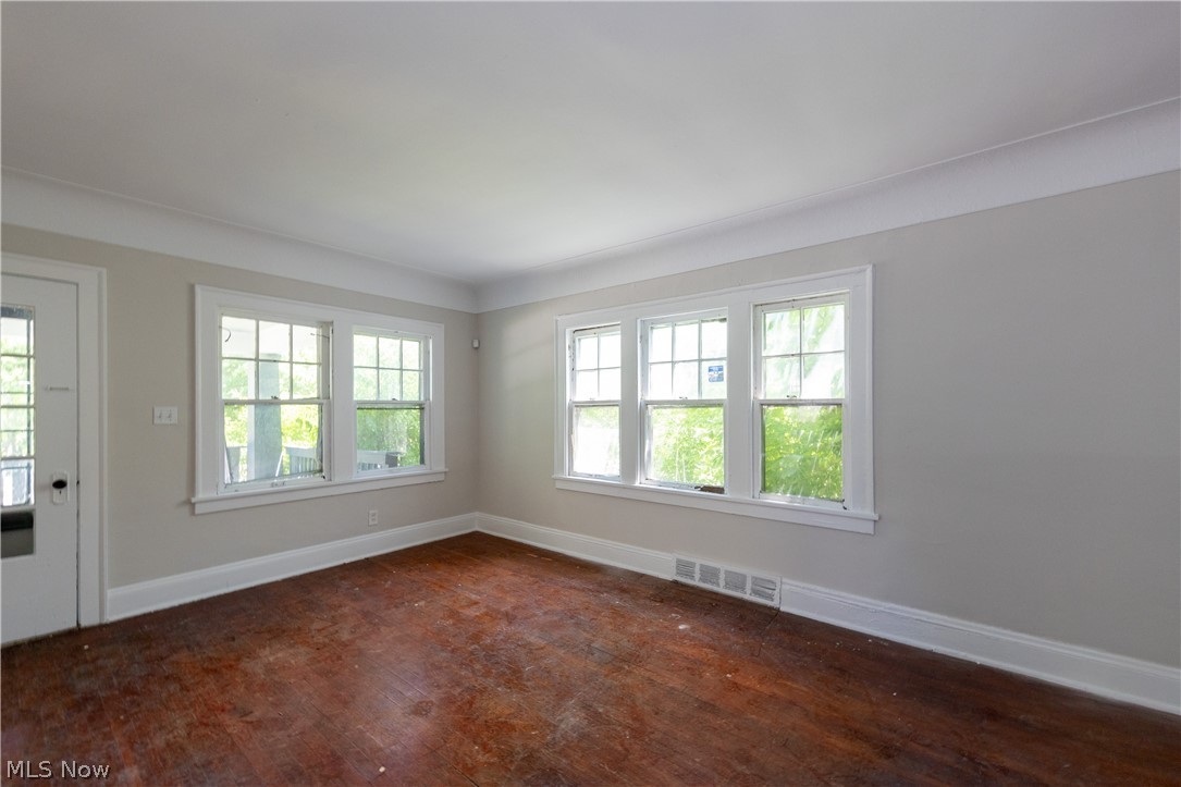 14650 Superior Road Cleveland, OH 44118 - Photo 5 of 50