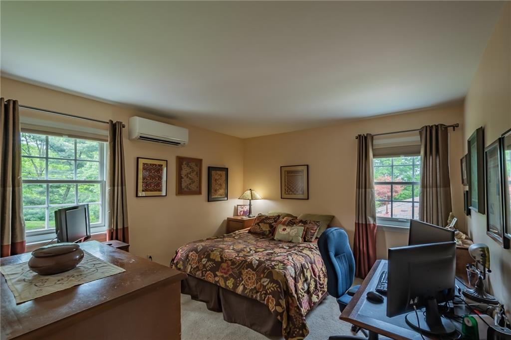 704 Pinoak Road Pittsburgh, PA 15243 - Photo 15 of 25 2nd bedroom...