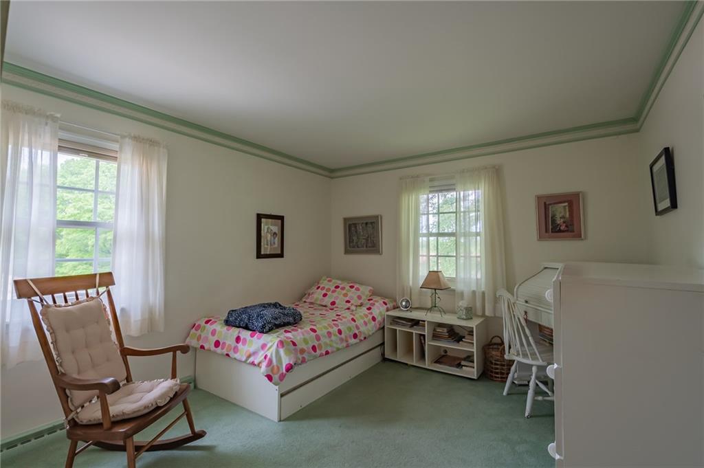 704 Pinoak Road Pittsburgh, PA 15243 - Photo 16 of 25 3rd bedroom...