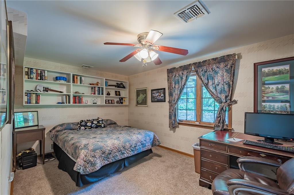 704 Pinoak Road Pittsburgh, PA 15243 - Photo 17 of 25 4th bedroom...