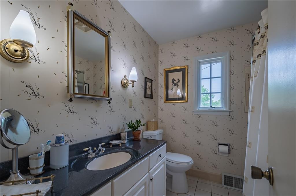 704 Pinoak Road Pittsburgh, PA 15243 - Photo 19 of 25 Gallery Image 19