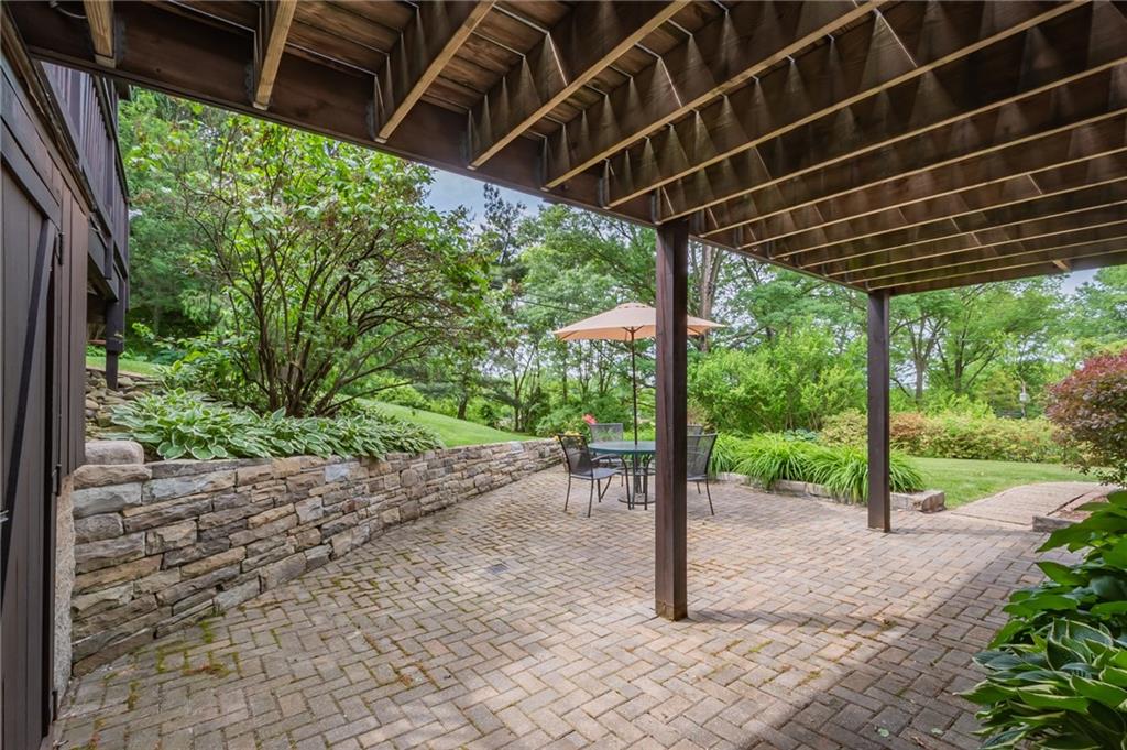 704 Pinoak Road Pittsburgh, PA 15243 - Photo 24 of 25 rear patio, off the family room.