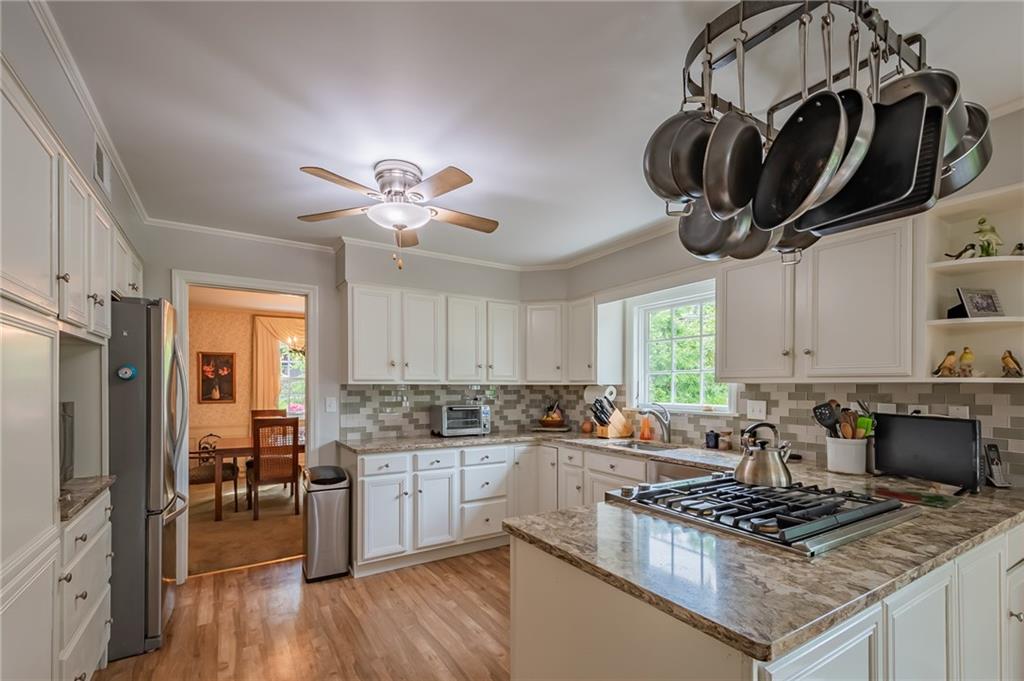 704 Pinoak Road Pittsburgh, PA 15243 - Photo 9 of 25 Gallery Image 9