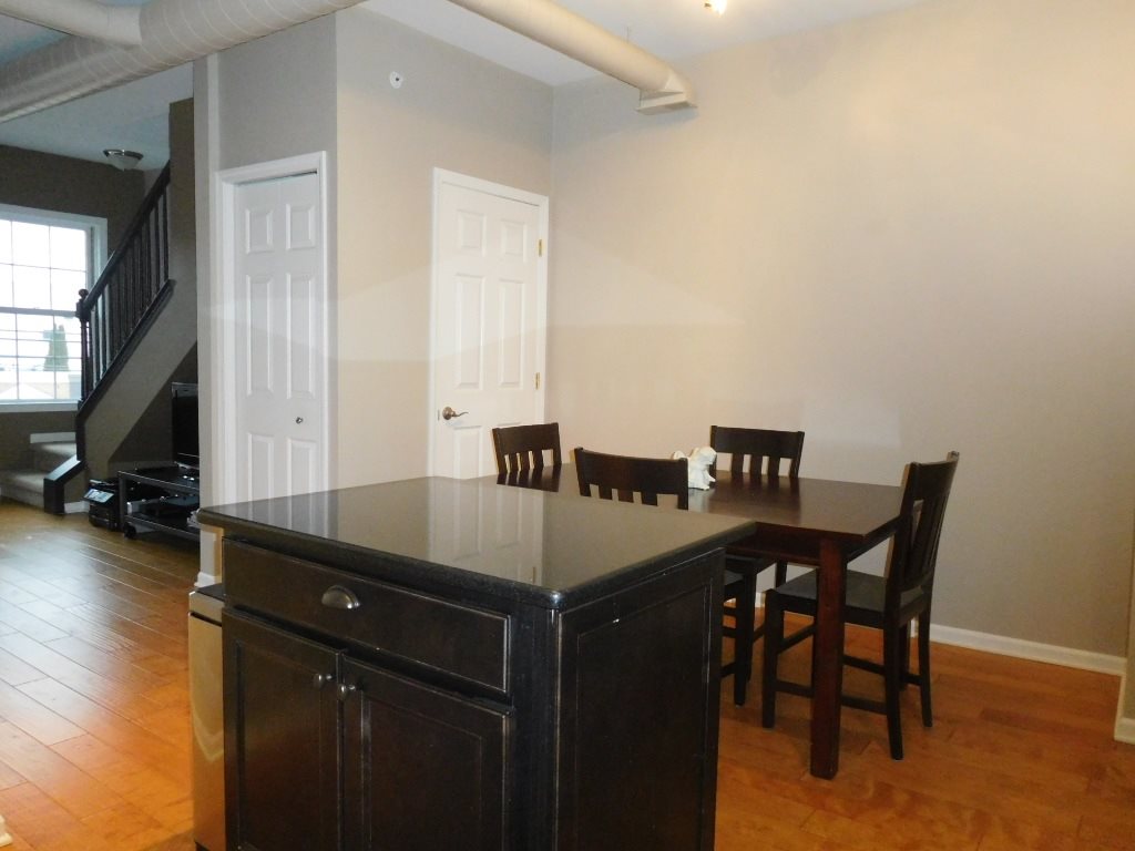 194 Mill Street Rochester, MI 48307 - Photo 17 of 48 31352313-16.JPG