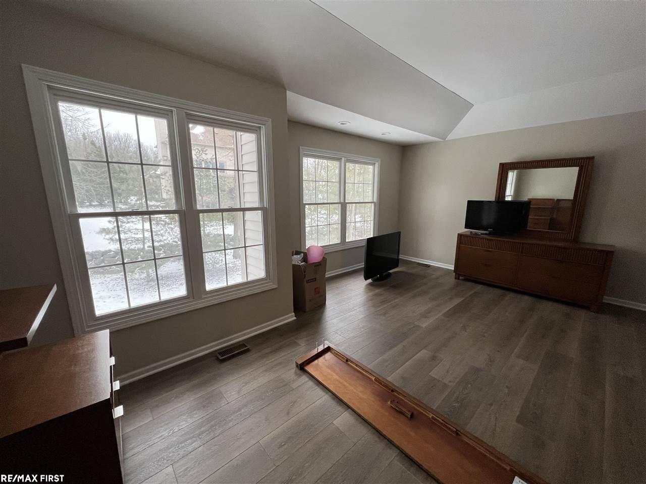 3836 Red Root Road Lake Orion, MI 48360 - Photo 42 of 44