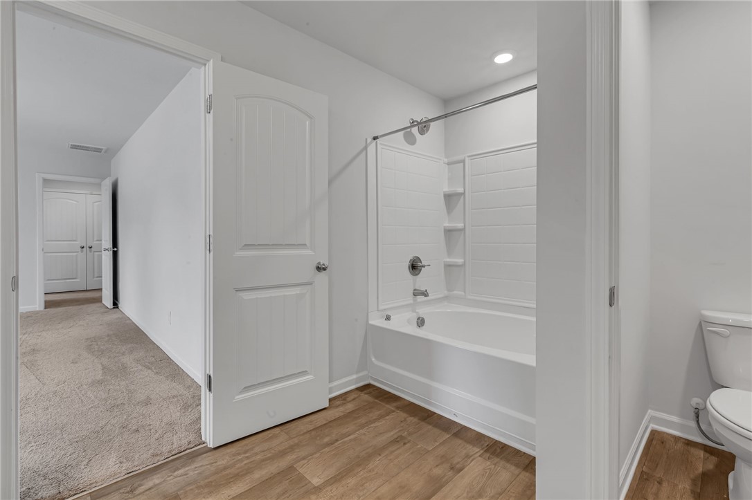 106 Westminster Avenue Anderson, SC 29625 - Photo 18 of 36 Primary bath large soaking tub/shower