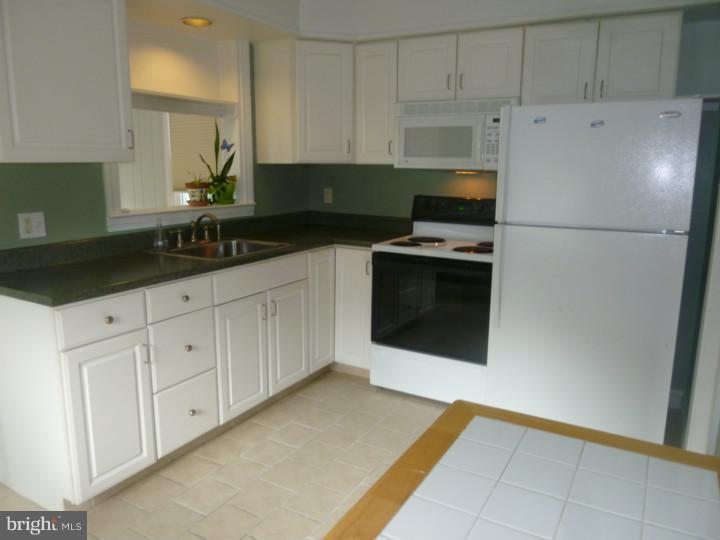 1502 Steel Road Havertown, PA 19083 - Photo 8 of 24 Kitchen