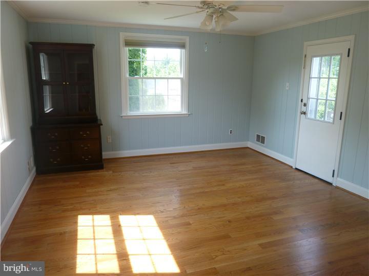 1502 Steel Road Havertown, PA 19083 - Photo 10 of 24 Family Room