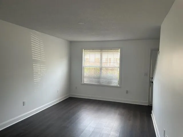 $1,325 | 105 Hickory Lane, Unit E, Ladson, SC 29456