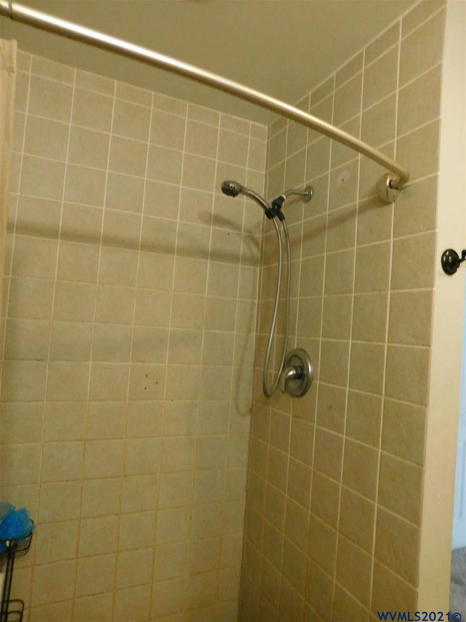 30235 Fairview Road Lebanon, OR 97355 - Photo 24 of 38 Gallery Image 24