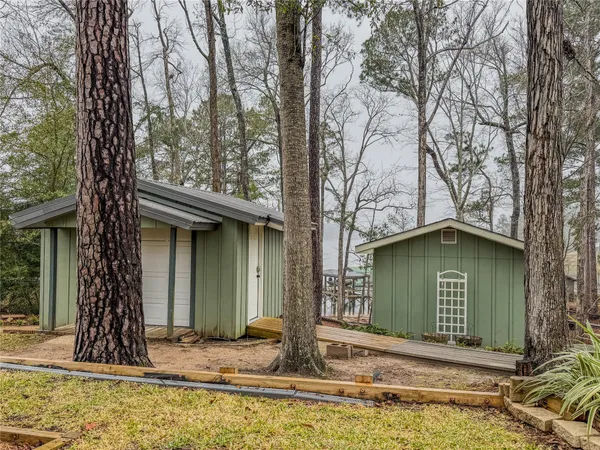 $1,099,550 | 164 Magnolia Drive, Burkeville, TX 75932