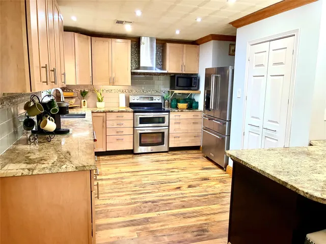 $1,099,550 | 164 Magnolia Drive, Burkeville, TX 75932