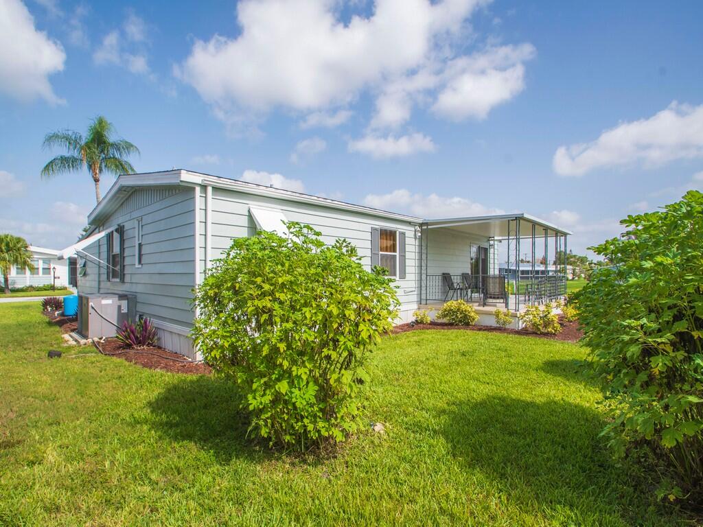 174 Northeast Emerald Drive Jensen Beach, FL 34957 - Photo 10 of 38 Image00005