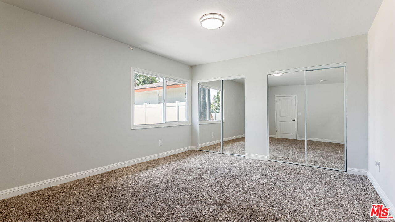 369 East Van Koevering Street Rialto, CA 92376 - Photo 23 of 55