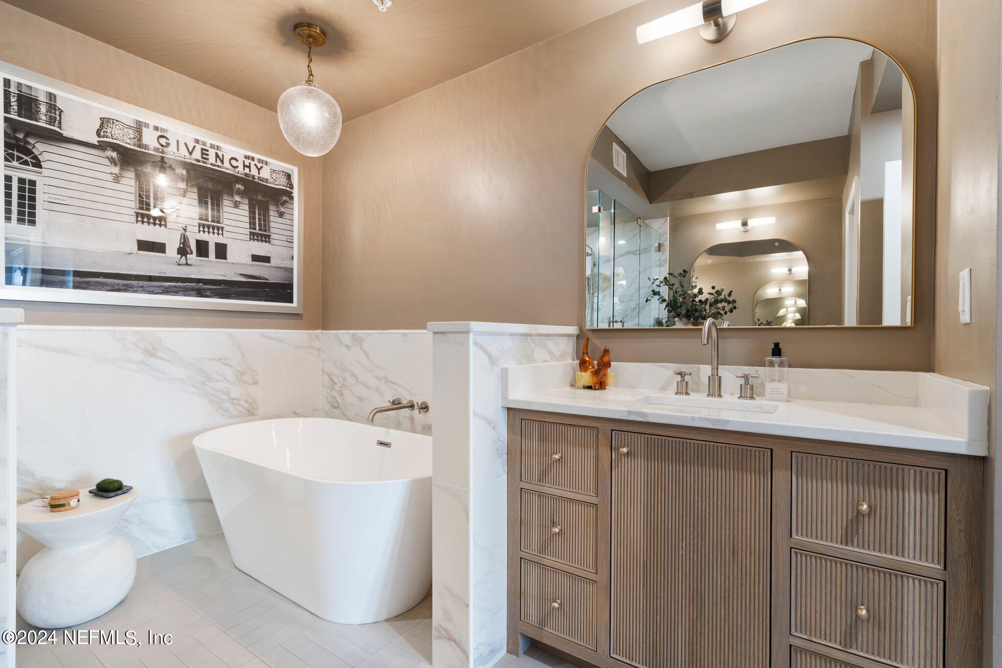 3958 Baymeadows Road, Unit 1602 Jacksonville, FL 32217 - Photo 41 of 91 Primary En Suite Soaking Tub