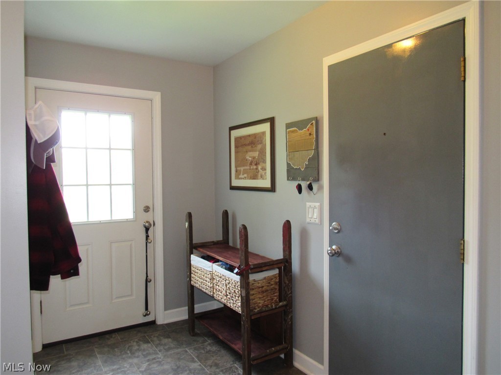 10473 Old State Road Chardon, OH 44024 - Photo 21 of 35