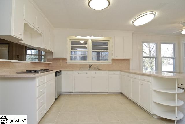 138 Richbourg Road Greenville, SC 29615 - Photo 6 of 23 Gallery Image 6