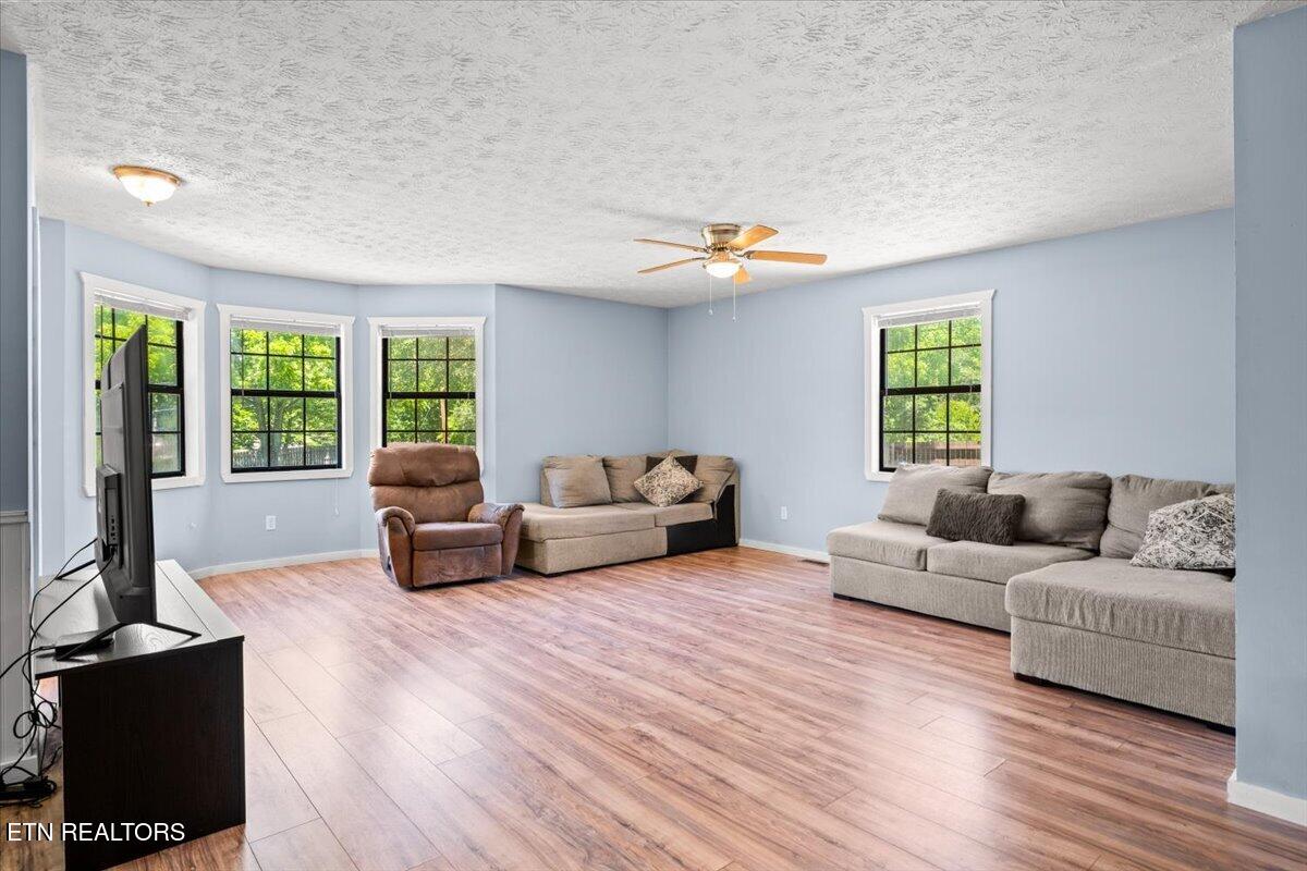 186 Indian Creek Road Jacksboro, TN 37757 - Photo 21 of 38 Living Room 2