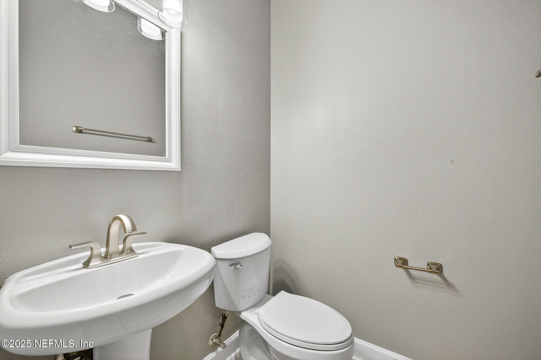 6365 Eclipse Circle Jacksonville, FL 32258 - Photo 11 of 32 11-Half Bathroom