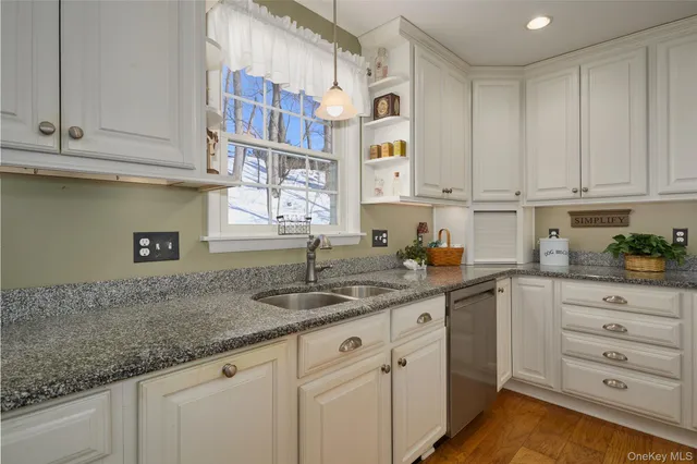 $529,000 | 9 Rosalind Road, Poughkeepsie, NY 12601