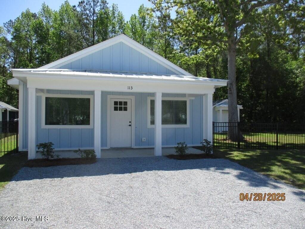 113 Long Pond Loop Swansboro, NC 28584 - Photo 2 of 28 2