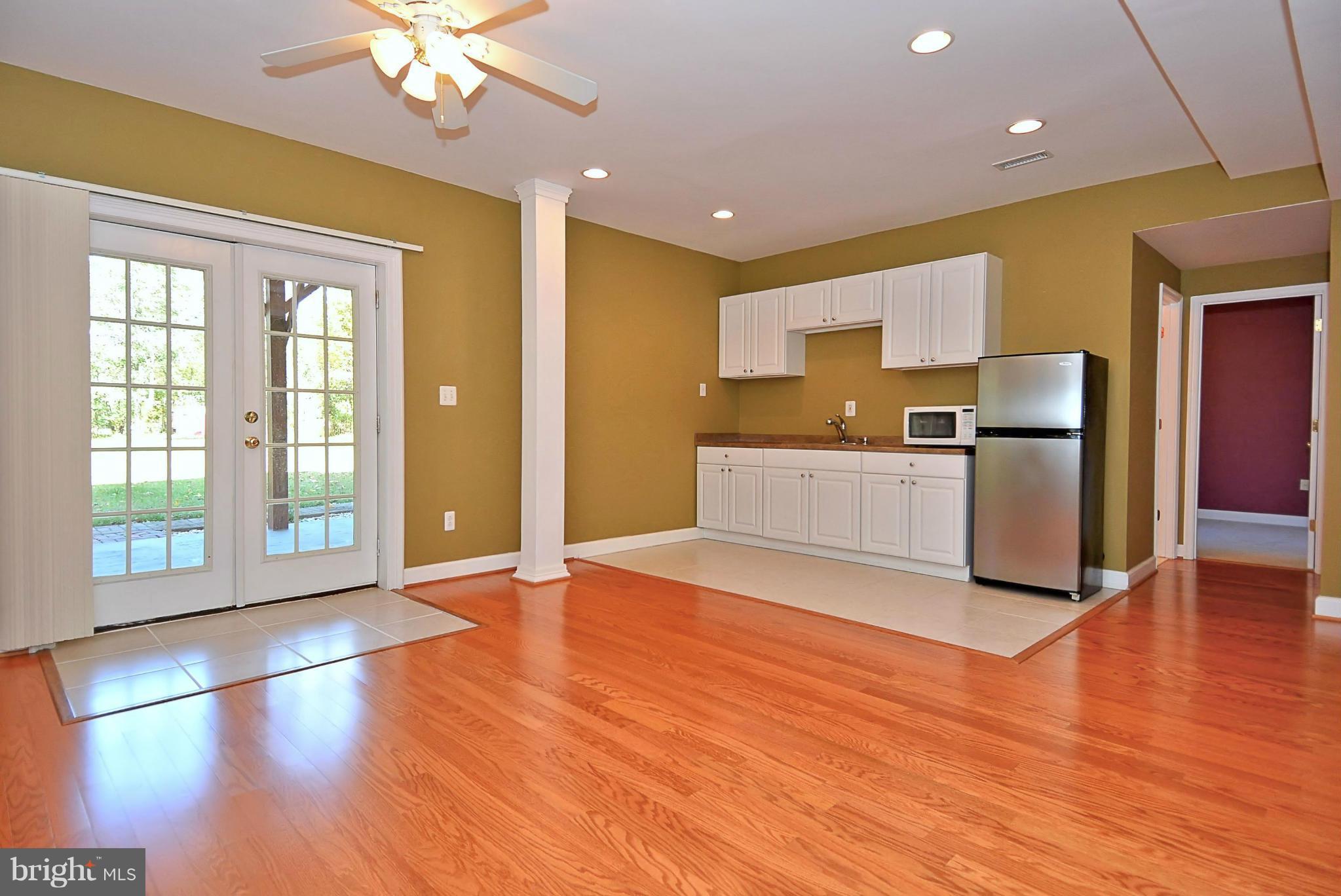 13308 Braddock Road Clifton, VA 20124 - Photo 25 of 30 Refreshment Center/Kitchenette!
