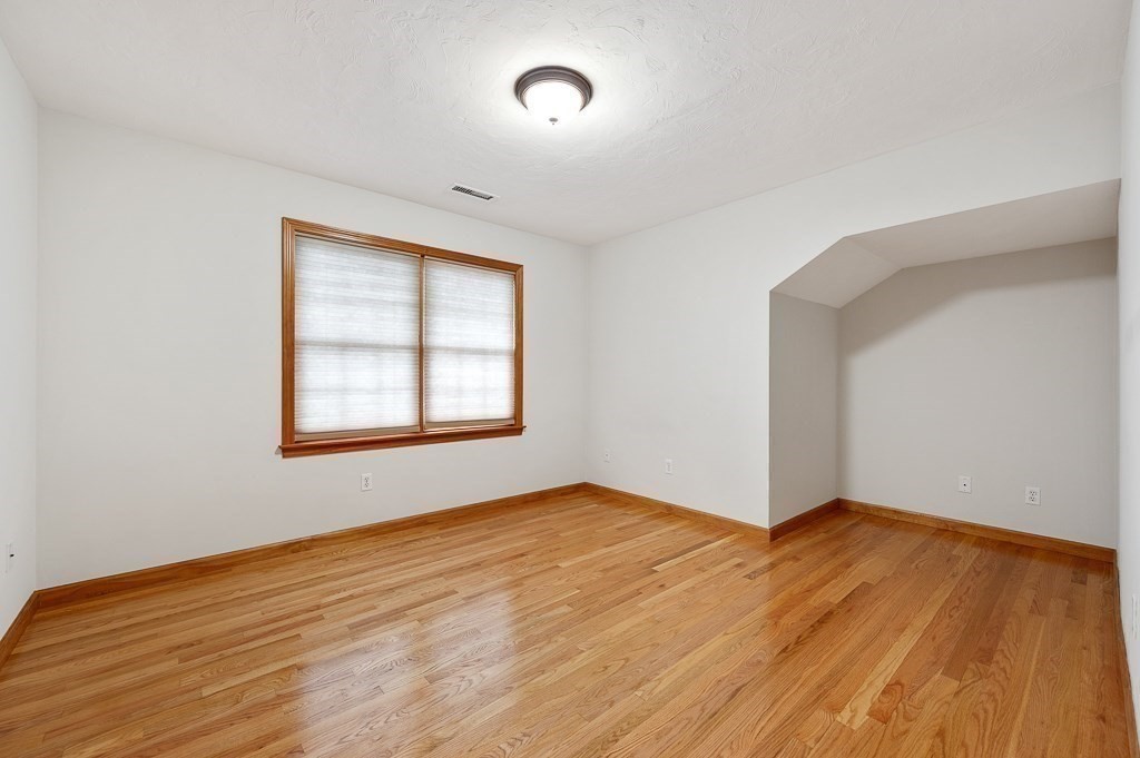 14 Belcourt Road Worcester, MA 01605 - Photo 21 of 42