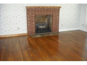305 Hemlock Road Bristol, TN 37620 - Photo 3 of 16 Nice Hardwood Floors