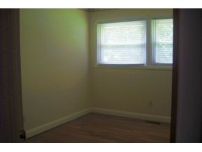 305 Hemlock Road Bristol, TN 37620 - Photo 8 of 16 Bedroom 2