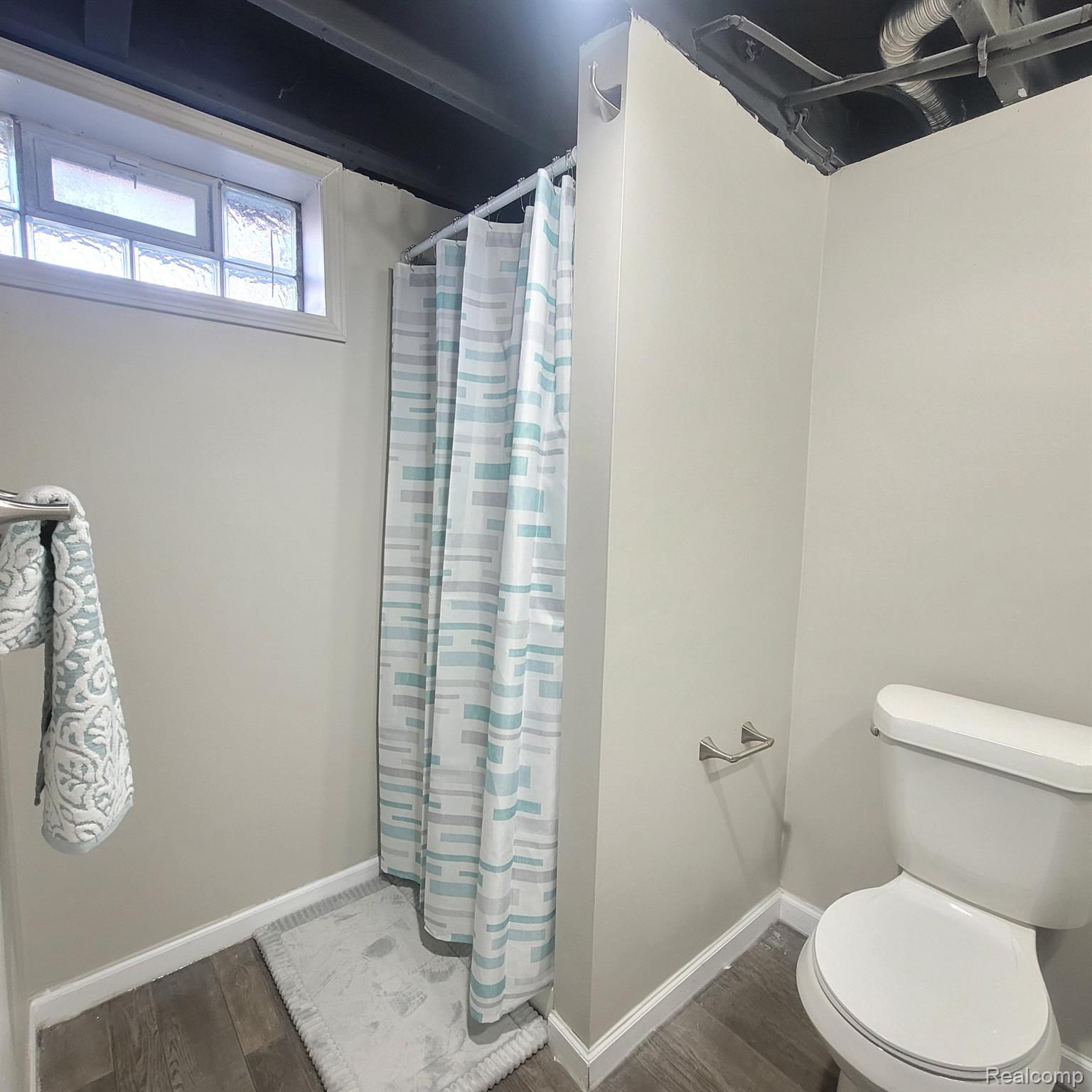 6705 Pelham Road Allen Park, MI 48101 - Photo 27 of 30 PARTIAL VIEW LOWER BATHROOM