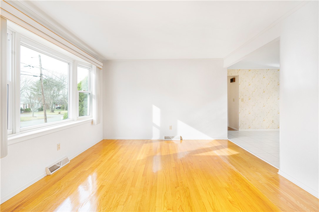 66 Bayberry Road Woonsocket, RI 02895 - Photo 13 of 32
