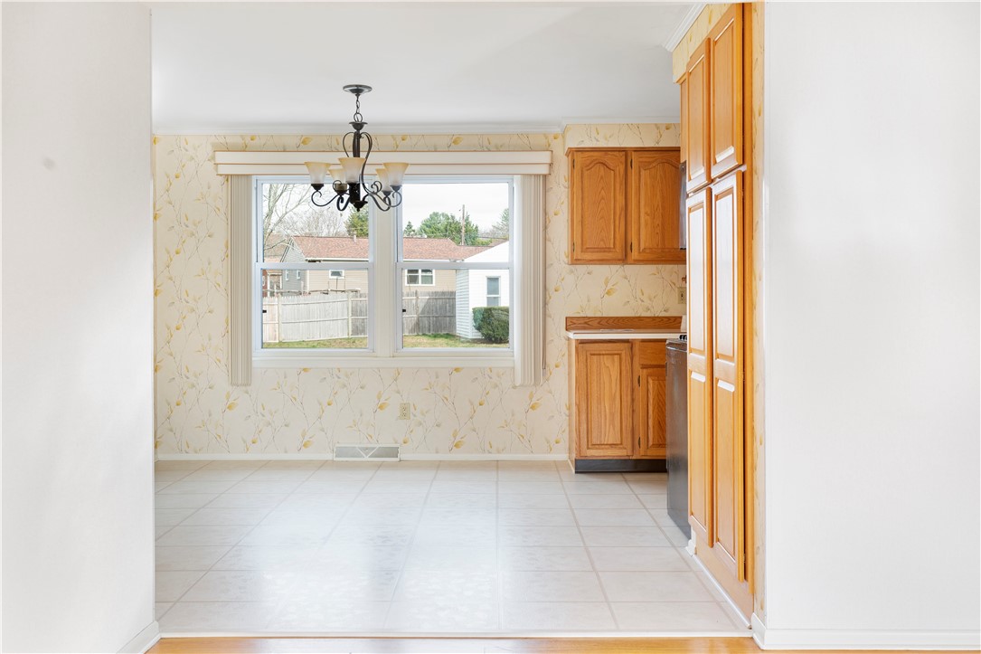 66 Bayberry Road Woonsocket, RI 02895 - Photo 7 of 32