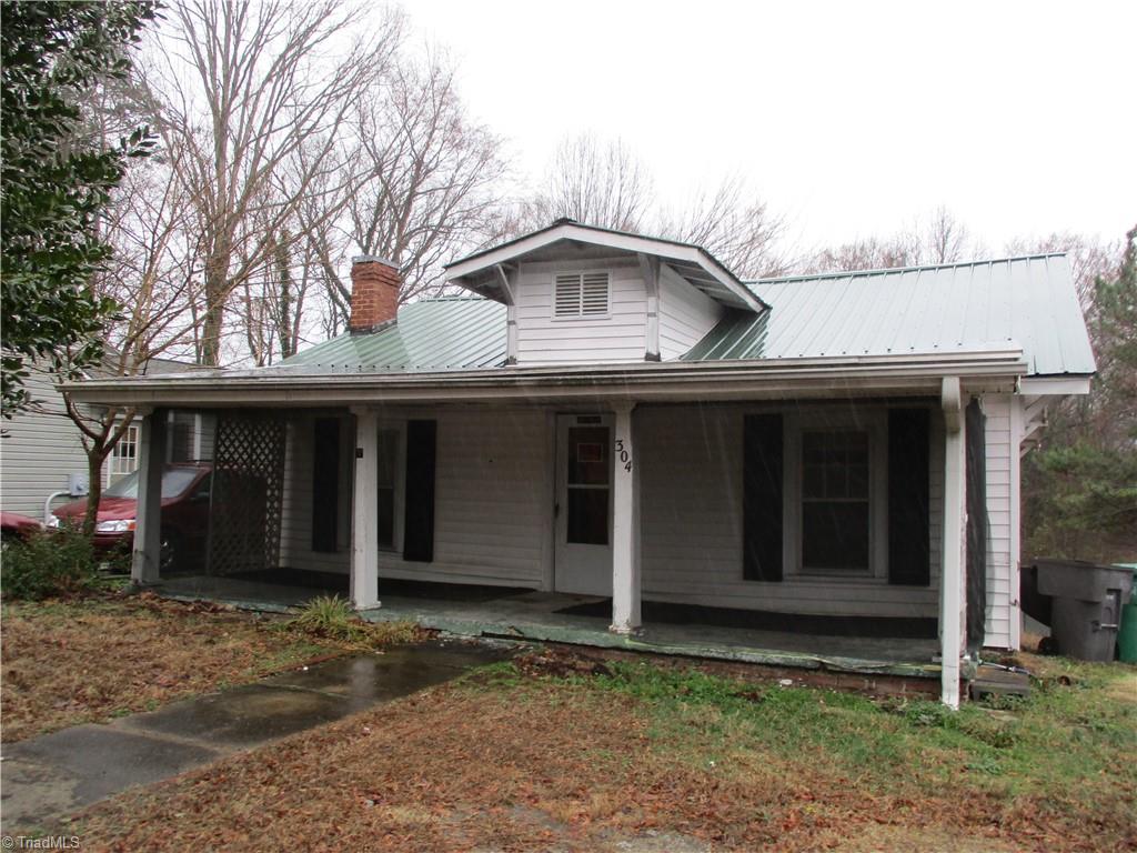 304 Welch Drive High Point, NC 27265 - Photo 2 of 13