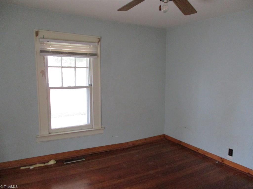 304 Welch Drive High Point, NC 27265 - Photo 4 of 13