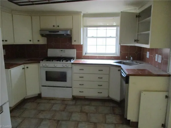 $139,900 | 304 Welch Drive, High Point, NC 27265