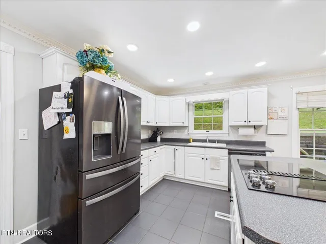 $425,000 | 170 Yorkshire Drive, Harrogate, TN 37752