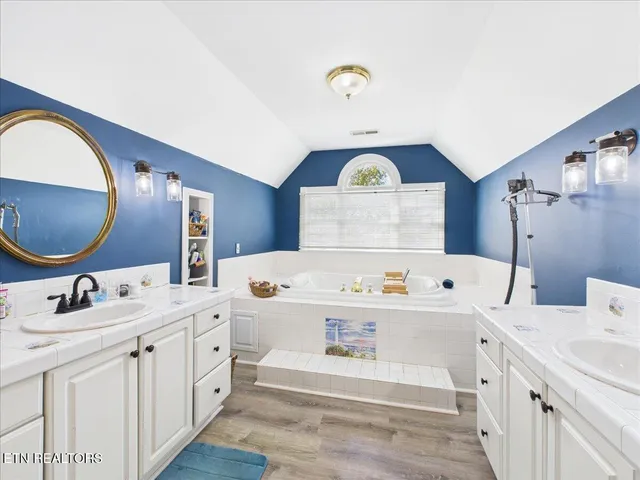 $425,000 | 170 Yorkshire Drive, Harrogate, TN 37752