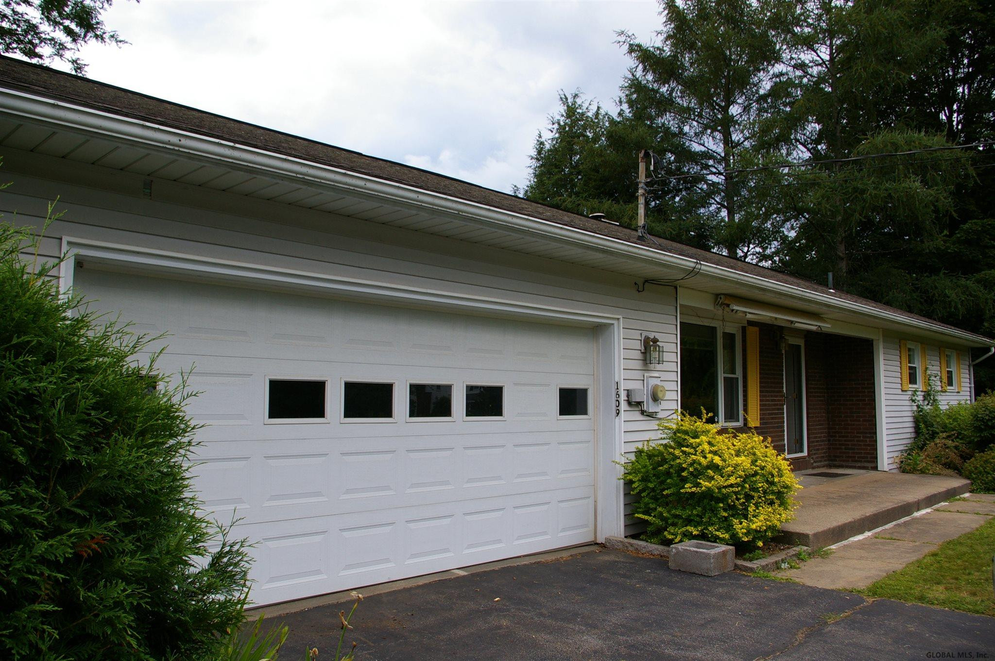 1609 Ridge Road Queensbury, NY 12804 - Photo 8 of 28 Photo 8