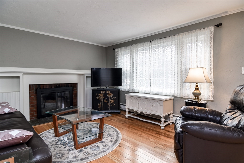 54 Shaw Farm Road Holliston, MA 01746 - Photo 2 of 21