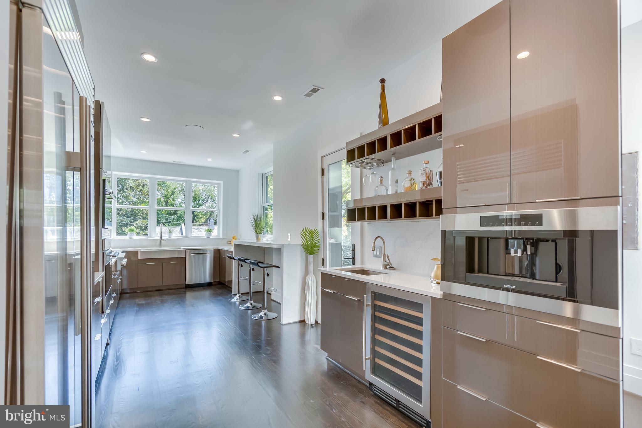 3320 Reservoir Road Northwest Washington, DC 20007 - Photo 4 of 24 Kitchen