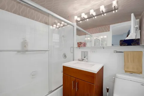 $440,000 | 850 North Dewitt Place, Unit 7K, Chicago, IL 60611