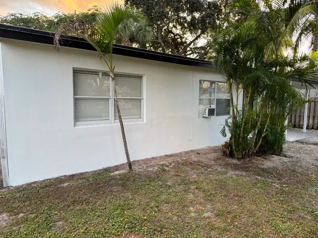 $1,800 | 170 Loquat Tree Drive, Lake Worth, FL 33462
